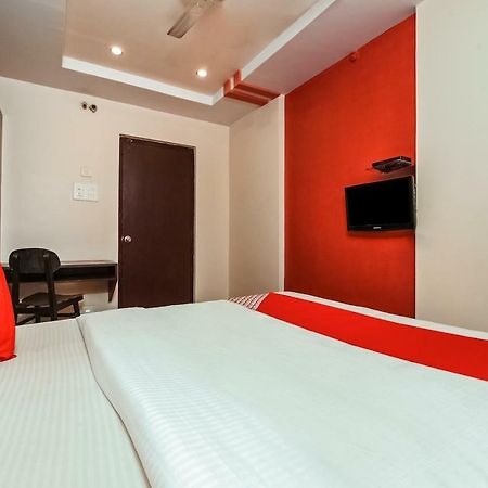 Oyo 28856 Manjeera Inn Вішакхапатнам Екстер'єр фото